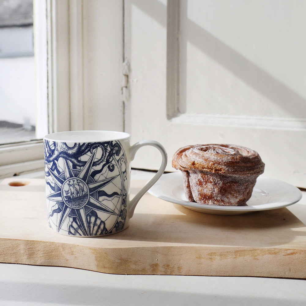 Becher Kompassrose — Knochenporzellan | Cream Cornwall