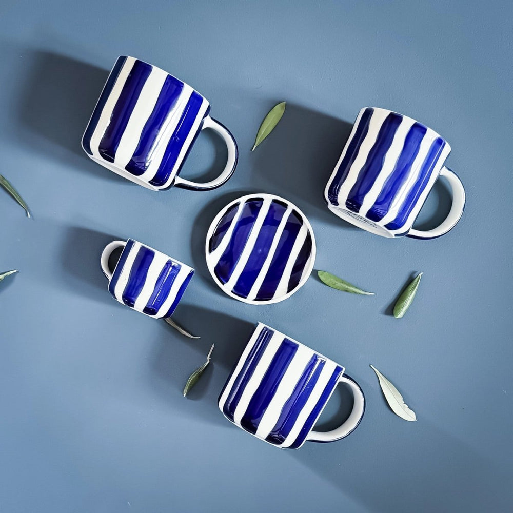 handbemalter Becher mit blauen Streifen - Ankerherz Verlag