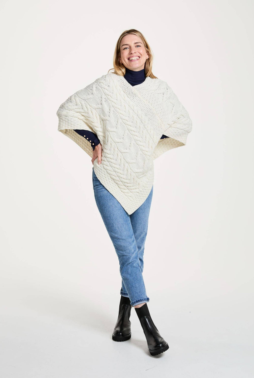 Aran Poncho - Creme | ankerherz.de