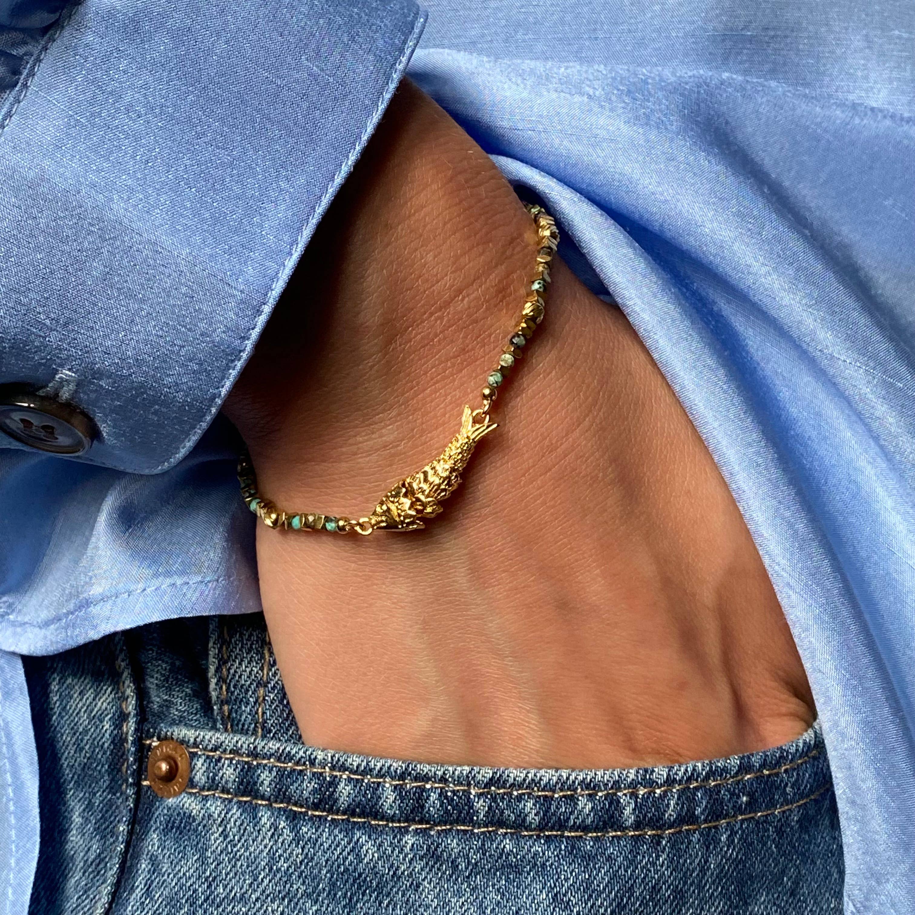 Goldener Fisch — Armband mit Türkissteinen