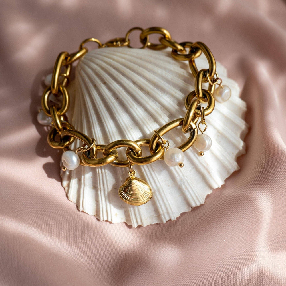 Armband mit Süßwasserperlen und Muschel