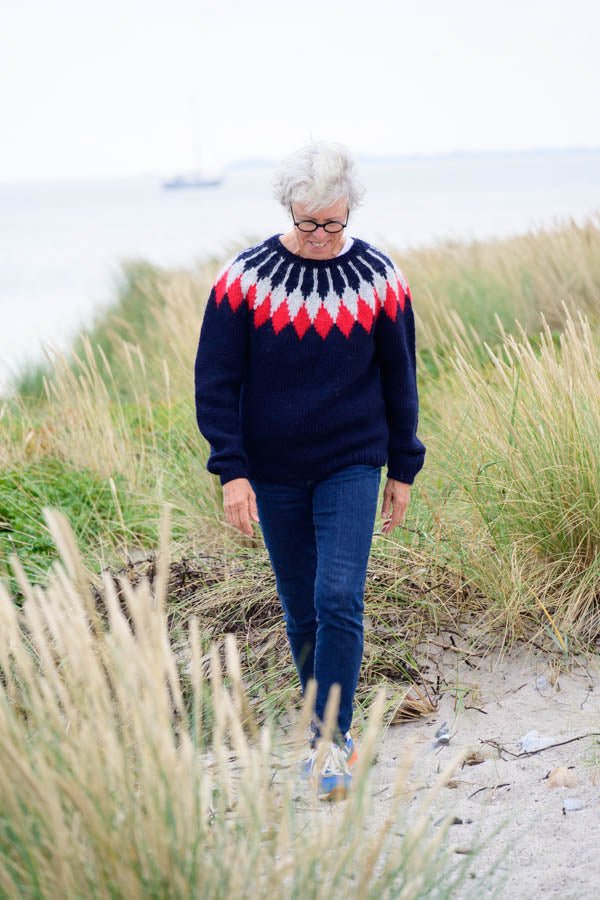 Handgestrickter Islandpullover in Navy - Ankerherz Verlag