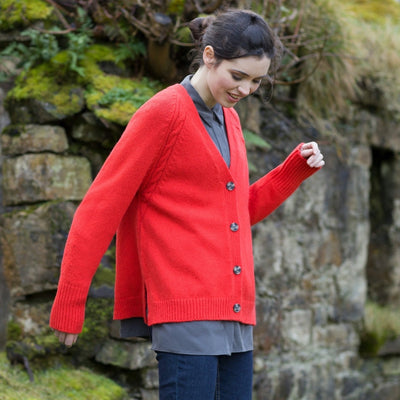 Strickjacke aus Irland in Bojenrot | ankerherz.de