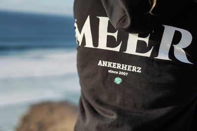 Kapuzenjacke MEER schwarz | ankerherz.de