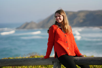 Strickjacke aus Irland in Bojenrot | ankerherz.de